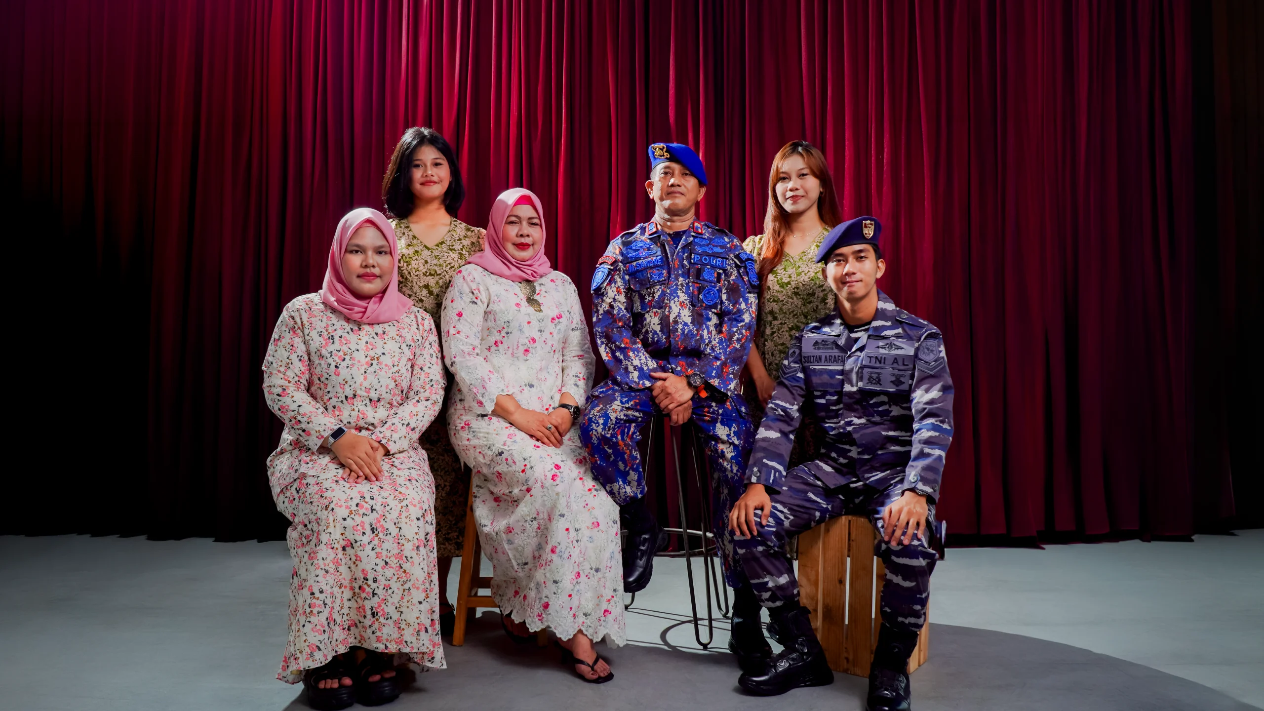 Family Photoshoot Sudut Rumah Studio